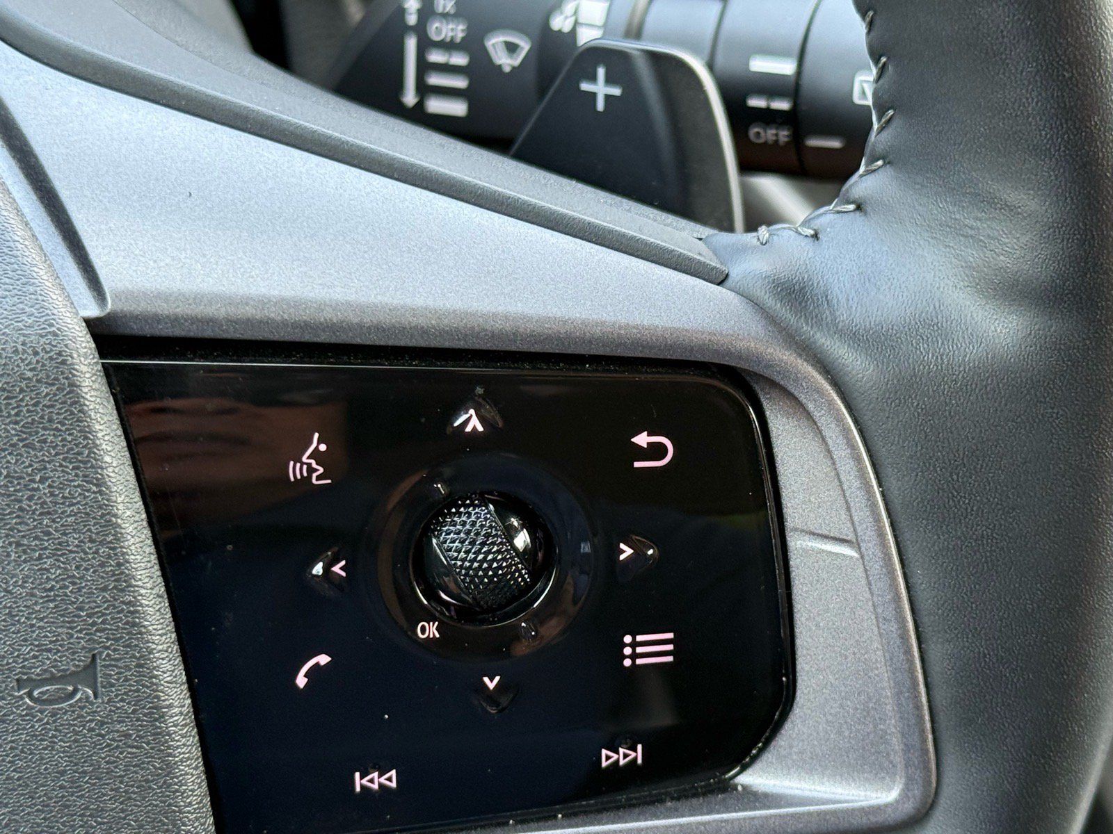 Used 2025 Nissan Murano SV AWD/4WD image 19