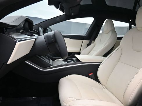 Used 2021 Tesla Model S Plaid image 17
