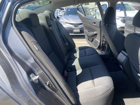 Used 2022 Nissan Altima 2.5 SV FWD image 19