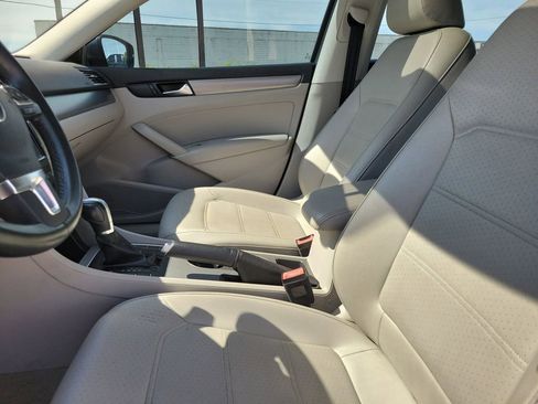 Used 2014 Volkswagen Passat TDI SE FWD image 17