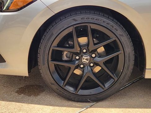 Used 2023 Honda Civic Sport image 8