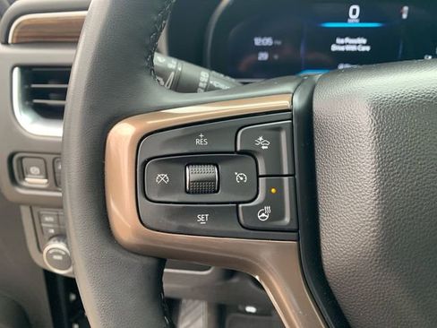 Certified 2024 Chevrolet Suburban High Country AWD/4WD image 25