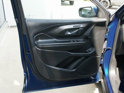 Used 2023 GMC Terrain SLT FWD image 12