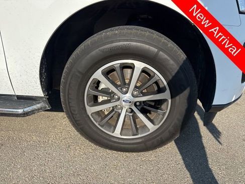 Used 2021 Ford Expedition XLT image 9