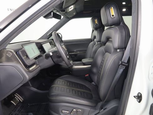 Used 2022 Rivian R1S Launch Edition image 14