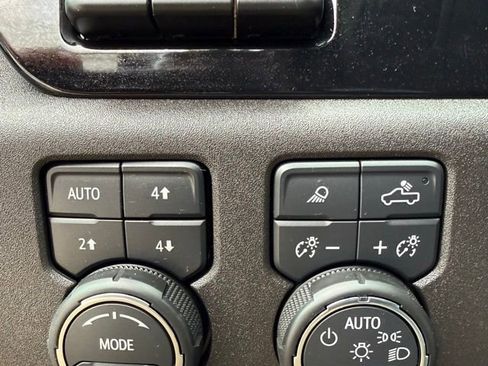 Used 2025 Chevrolet Silverado 2500 High Country w/ Technology Package image 31