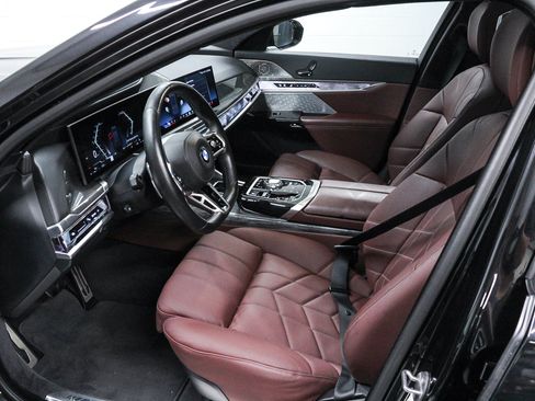 Certified 2024 BMW 760i xDrive w/ Executive Package AWD/4WD image 19