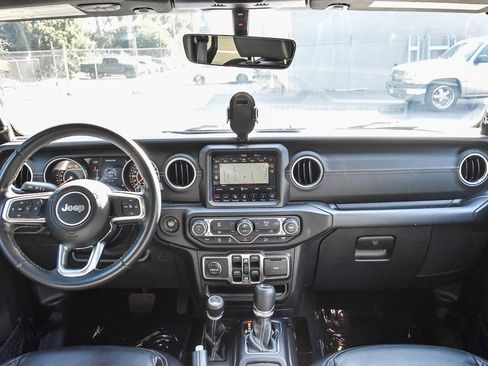 Used 2018 Jeep Wrangler Unlimited Sahara image 12