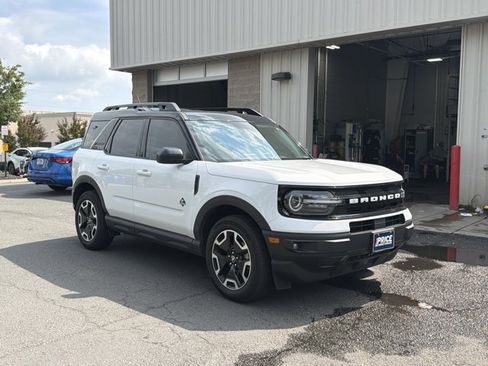 Used 2024 Ford Bronco Sport Outer Banks w/ Tech Package AWD/4WD image 3