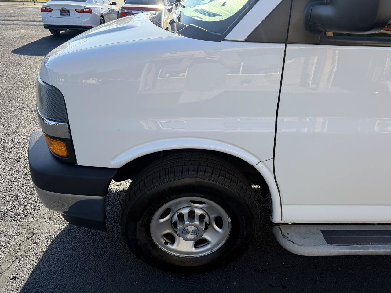 Used 2021 Chevrolet Express 2500 w/ Driver Convenience Package RWD image 14