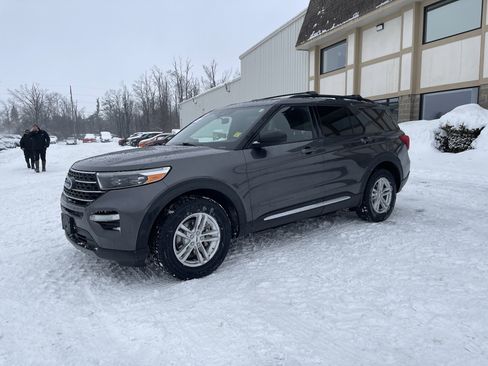 Certified 2020 Ford Explorer XLT w/ Equipment Group 202A image 8