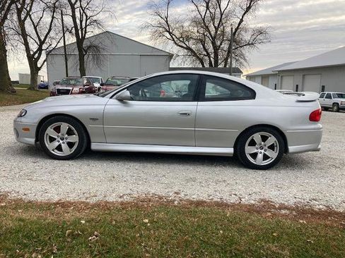 Used 2005 Pontiac GTO RWD image 2