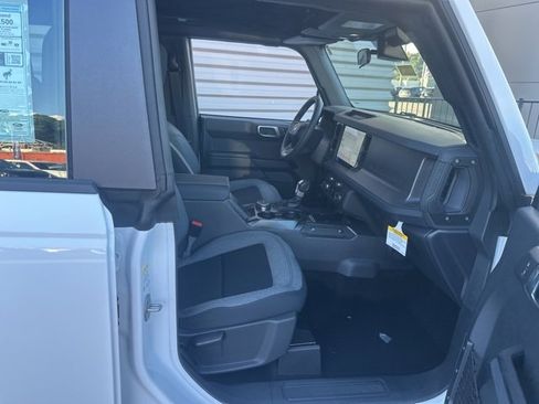 New 2025 Ford Bronco Base image 28
