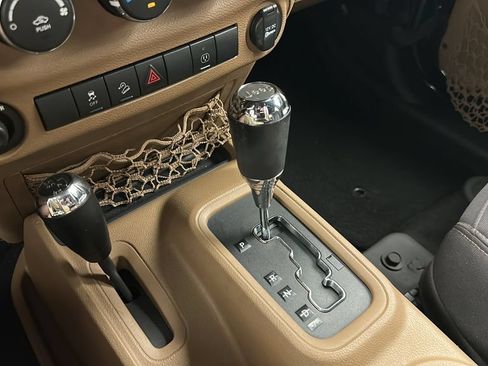 Used 2013 Jeep Wrangler Unlimited Sahara AWD/4WD image 23