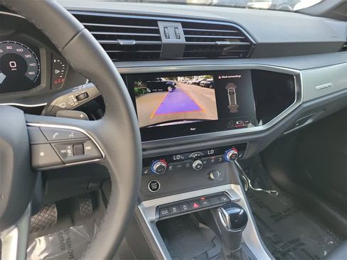 New 2025 Audi Q3 2.0T Premium image 24