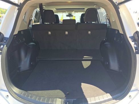Used 2016 Toyota RAV4 XLE w/ Convenience Package AWD/4WD image 14