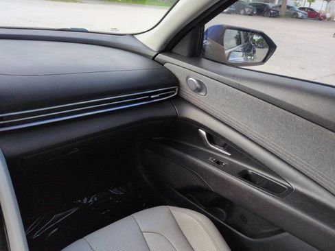 Used 2021 Hyundai Elantra Limited FWD image 15