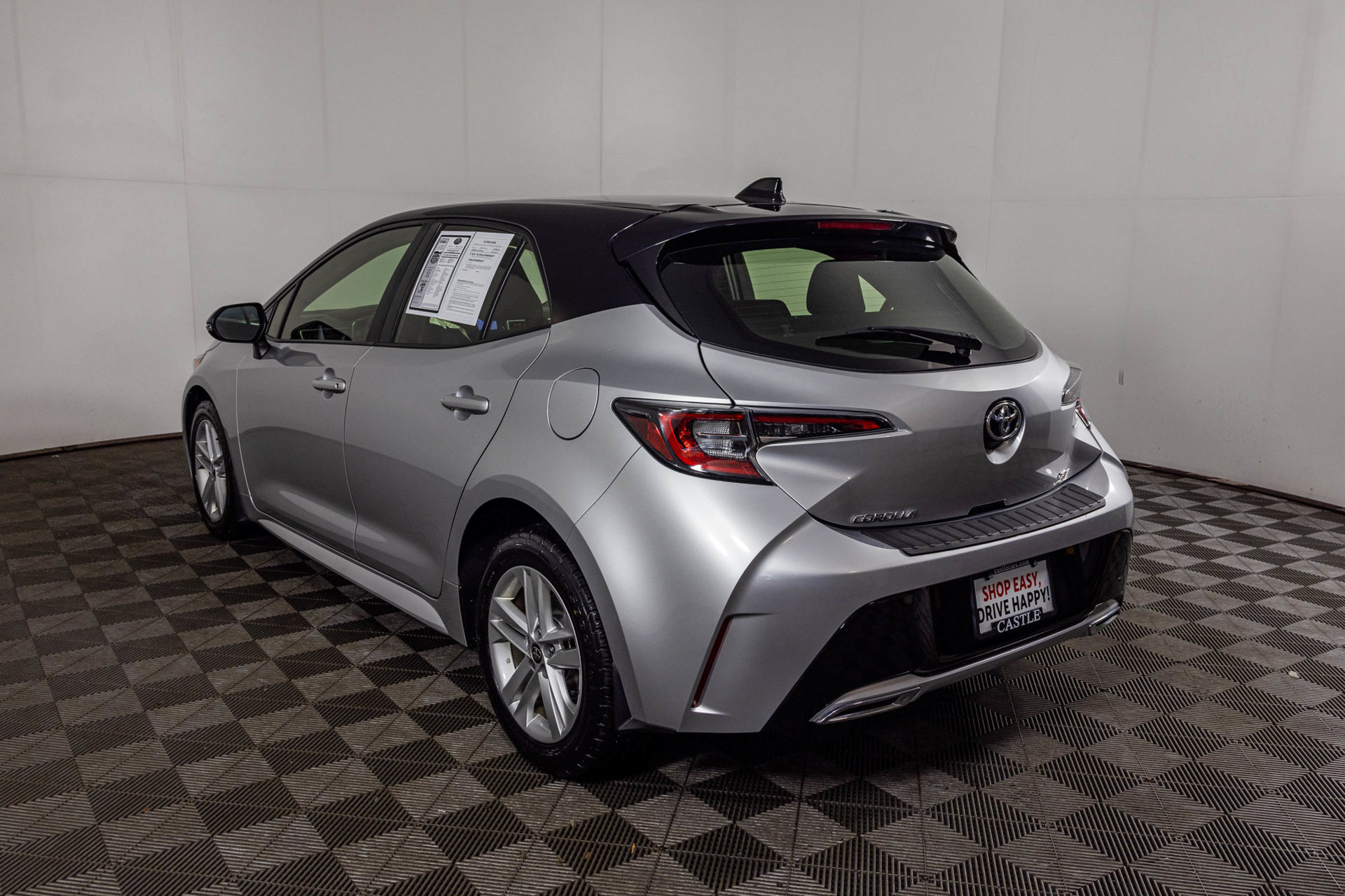 Used 2021 Toyota Corolla SE w/ Carpet Mat Package (TMS) FWD image 16