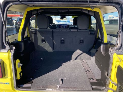 Used 2024 Jeep Wrangler Willys image 23