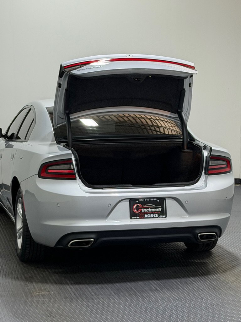 Used 2020 Dodge Charger SXT RWD image 12