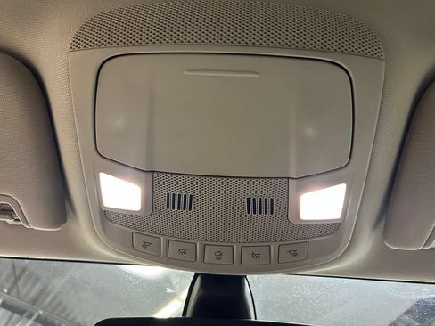 Used 2018 Ford Fusion SE FWD image 24