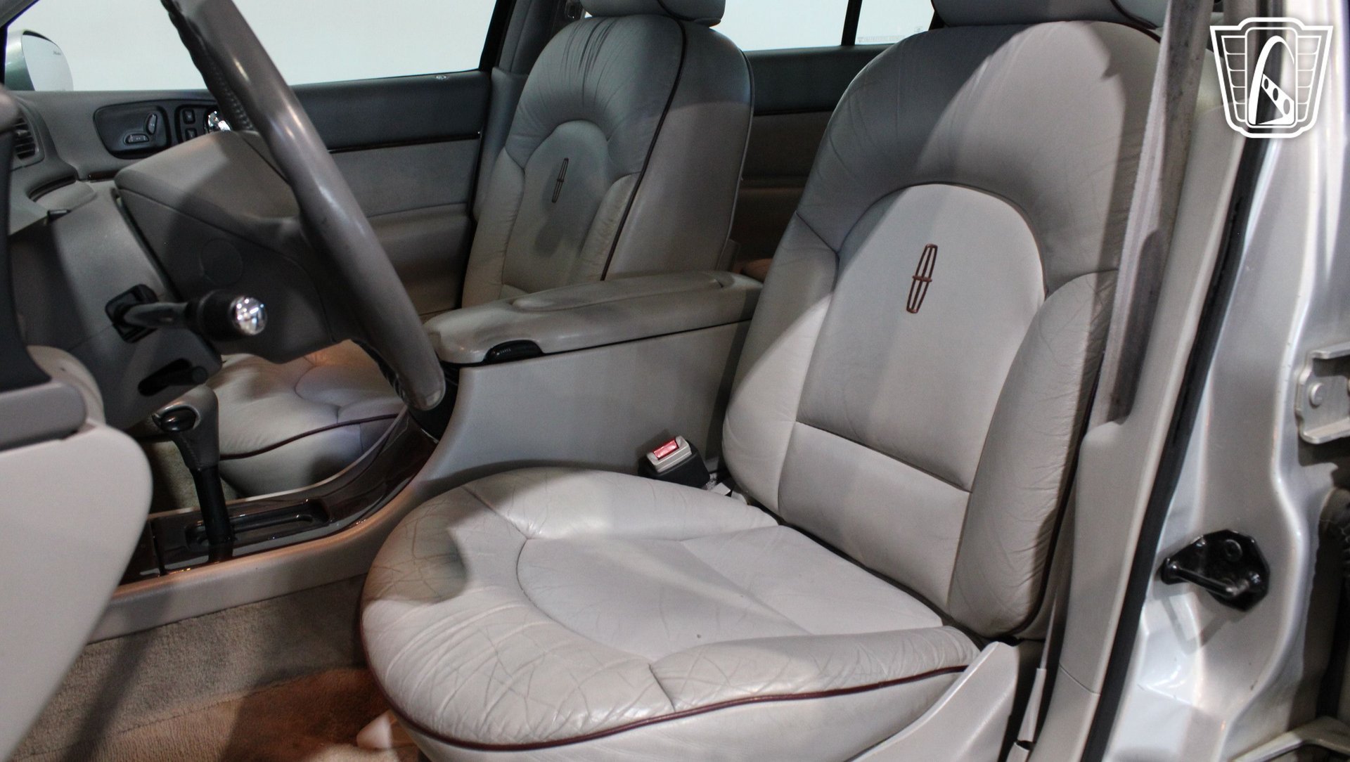 Used 1996 Lincoln Continental FWD image 32