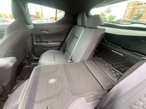 Used 2018 Toyota C-HR XLE FWD image 25
