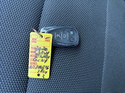 Used 2020 Chevrolet Traverse LT image 32