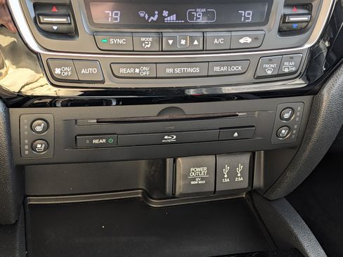 Used 2016 Honda Pilot Elite image 31