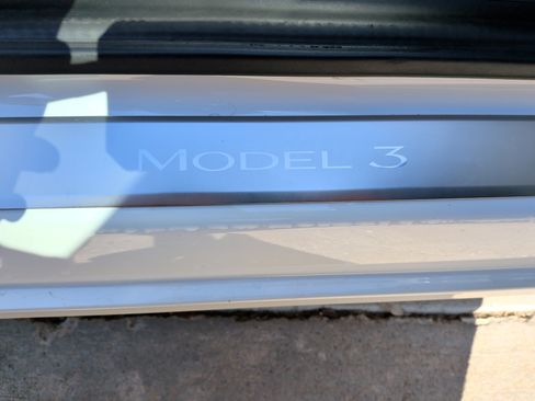 Used 2020 Tesla Model 3 Standard Range image 39