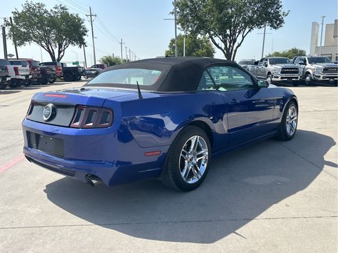 Used 2013 Ford Mustang GT Premium w/ Electronics Pkg RWD image 3