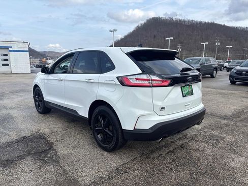 Used 2019 Ford Edge SE w/ SE Fleet Driver's Package image 3