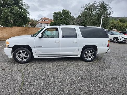 Used 2005 GMC Yukon XL Denali image 2