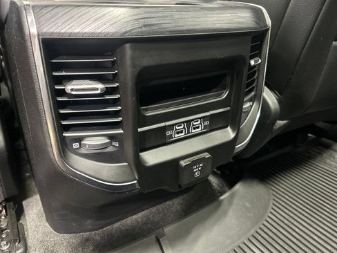 Used 2023 RAM 1500 Laramie AWD/4WD image 34