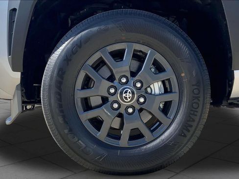 Used 2026 Toyota 4Runner SR5 RWD image 10