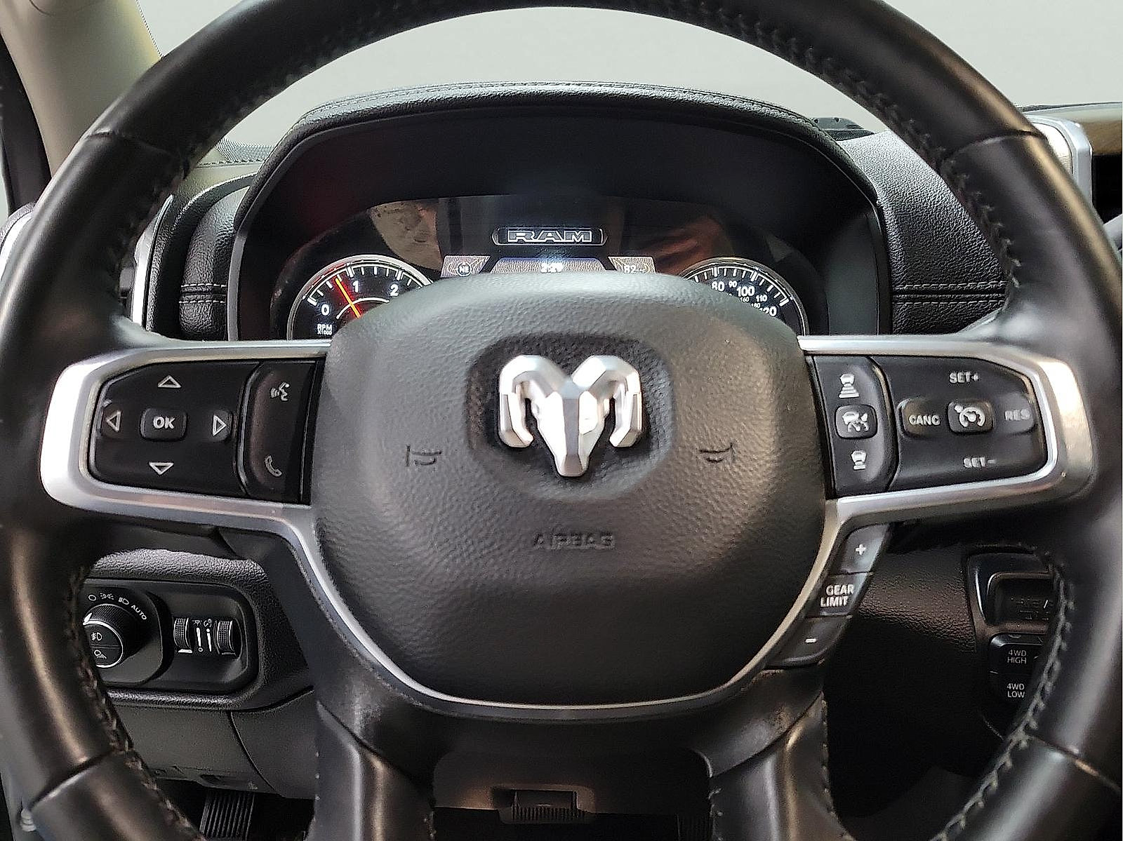 Used 2024 RAM 2500 Laramie w/ Safety Group AWD/4WD image 18