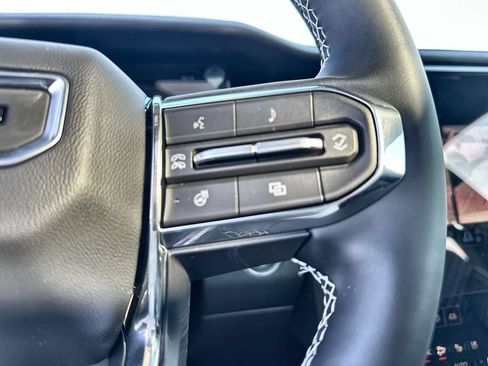 New 2026 GMC Acadia Denali w/ Super Cruise Package FWD image 32
