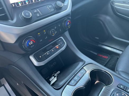 Used 2020 GMC Acadia SLT w/ Premium Package FWD image 20