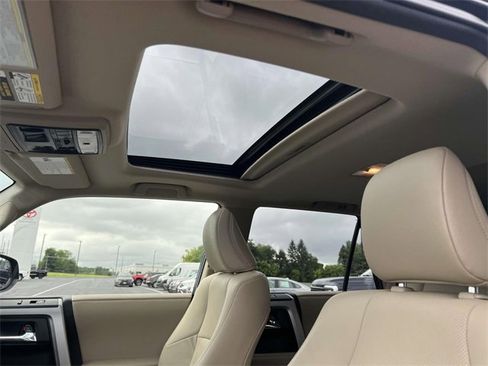 Used 2022 Toyota 4Runner Limited image 23