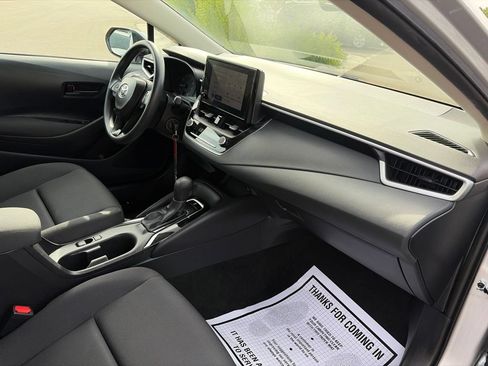 Used 2025 Toyota Corolla LE FWD image 14