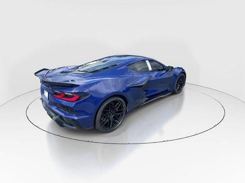 Used 2025 Chevrolet Corvette Z06 RWD image 8