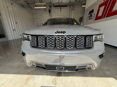 Used 2021 Jeep Grand Cherokee Laredo X AWD/4WD image 19