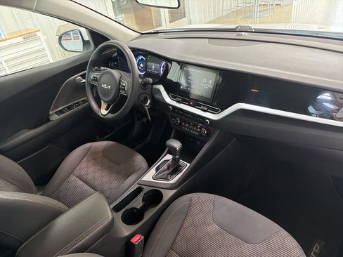 Used 2022 Kia Niro LX FWD image 25