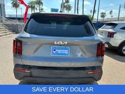 Used 2022 Kia Sorento LX FWD image 6