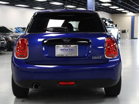 Used 2019 MINI Cooper 4-Door Hardtop image 9