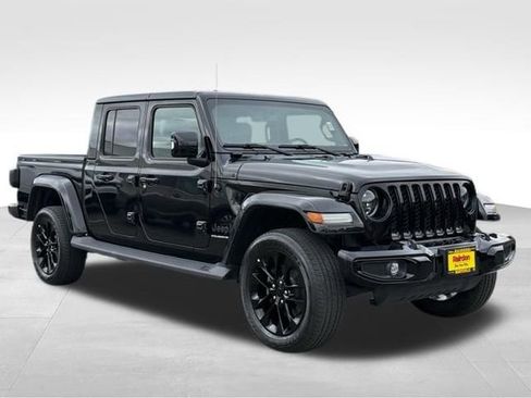 Used 2023 Jeep Gladiator Overland image 1