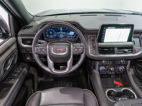 Used 2024 GMC Yukon SLT w/ SLT Luxury Package AWD/4WD image 11
