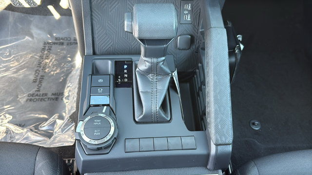 Used 2025 Toyota Tacoma SR5 AWD/4WD image 24
