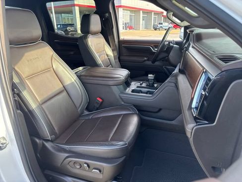 Used 2023 GMC Sierra 1500 Denali w/ Technology Package AWD/4WD image 11