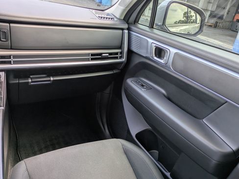 Used 2025 Hyundai Santa Fe SE FWD image 15